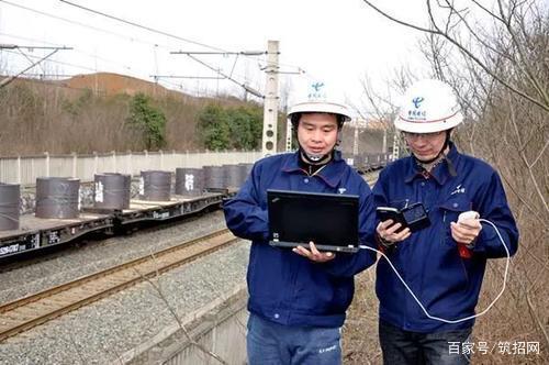 高级通信工程师:通信领域的领军人物