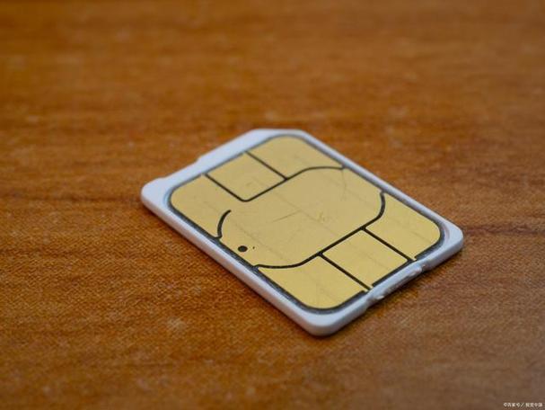 电话卡手机：简易便携的移动通讯工具