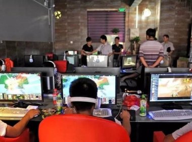 网吧接纳未成年人上网？后果很严重！